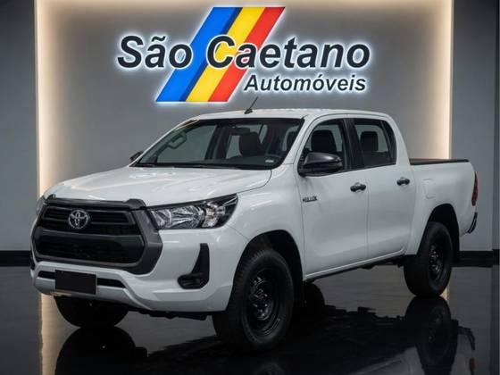 TOYOTA HILUX 2.8 D-4D TURBO DIESEL CD POWER PACK 4X4 MANUAL